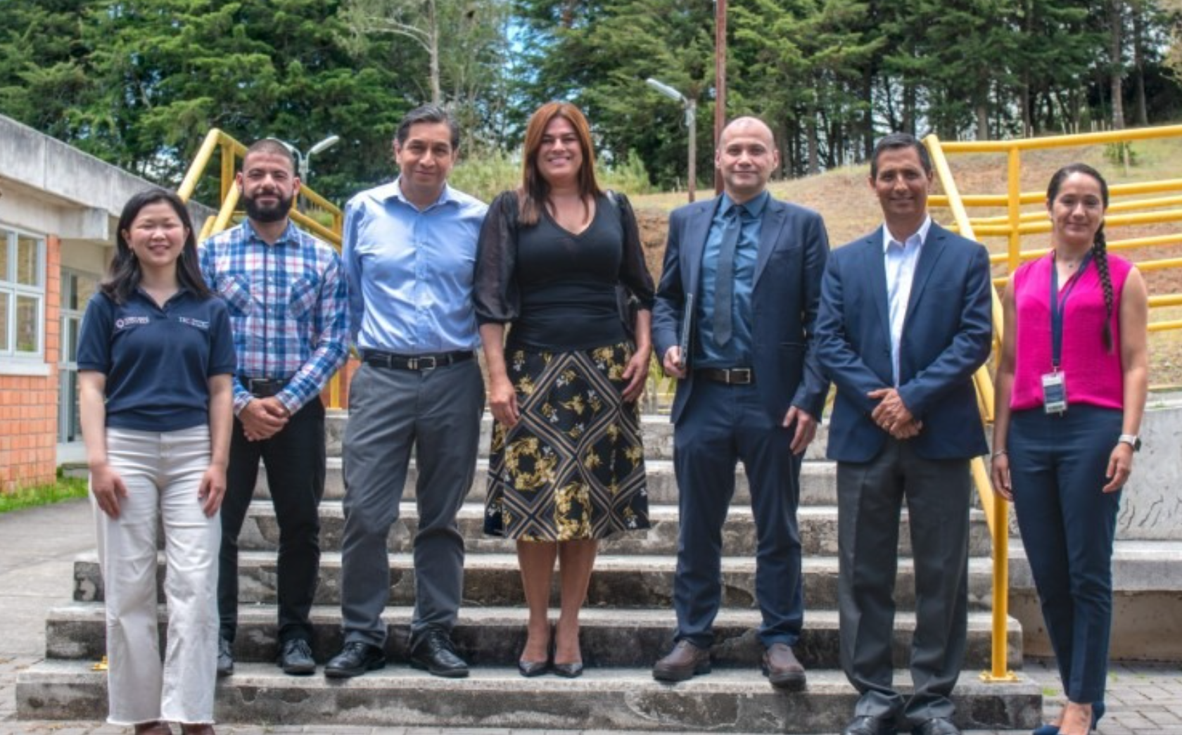 Viceministra del MICITT visitó el Centro de Investigación en Biotecnología