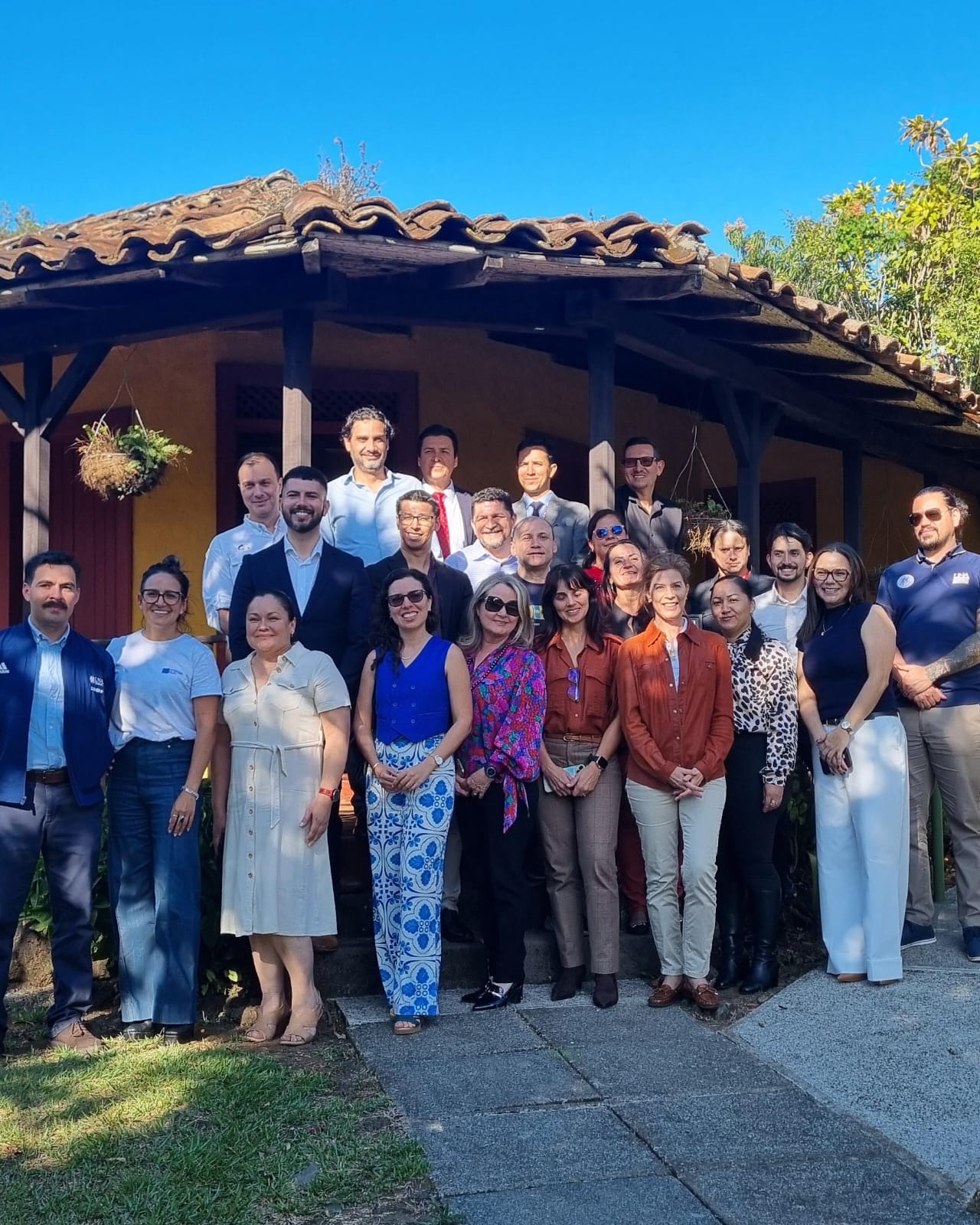 La CRBiomed fortalece vínculos con el sector biomédico y UNA para impulsar I+D y transferencia tecnológica